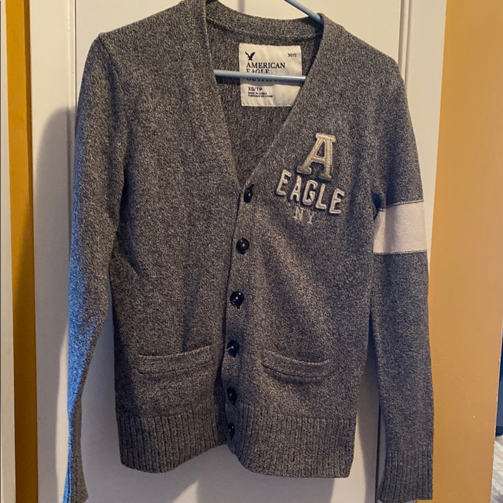 American Eagle Outfitters Men's Gray Sweater